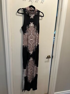 VENUS Black Maxi Dress with Taupe Paisley Medallion